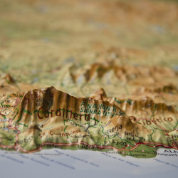 España físico en relieve